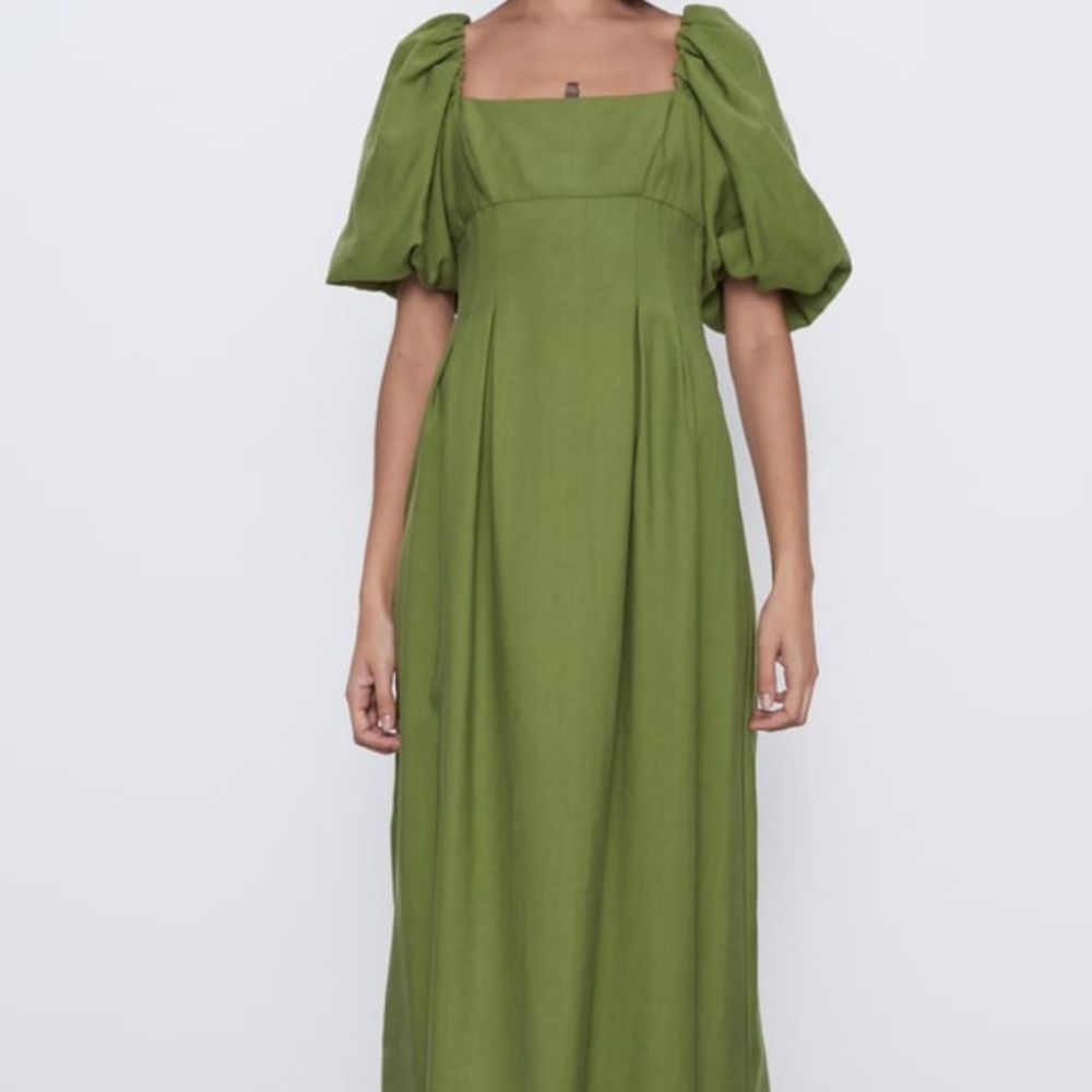 Puff sleeve dress